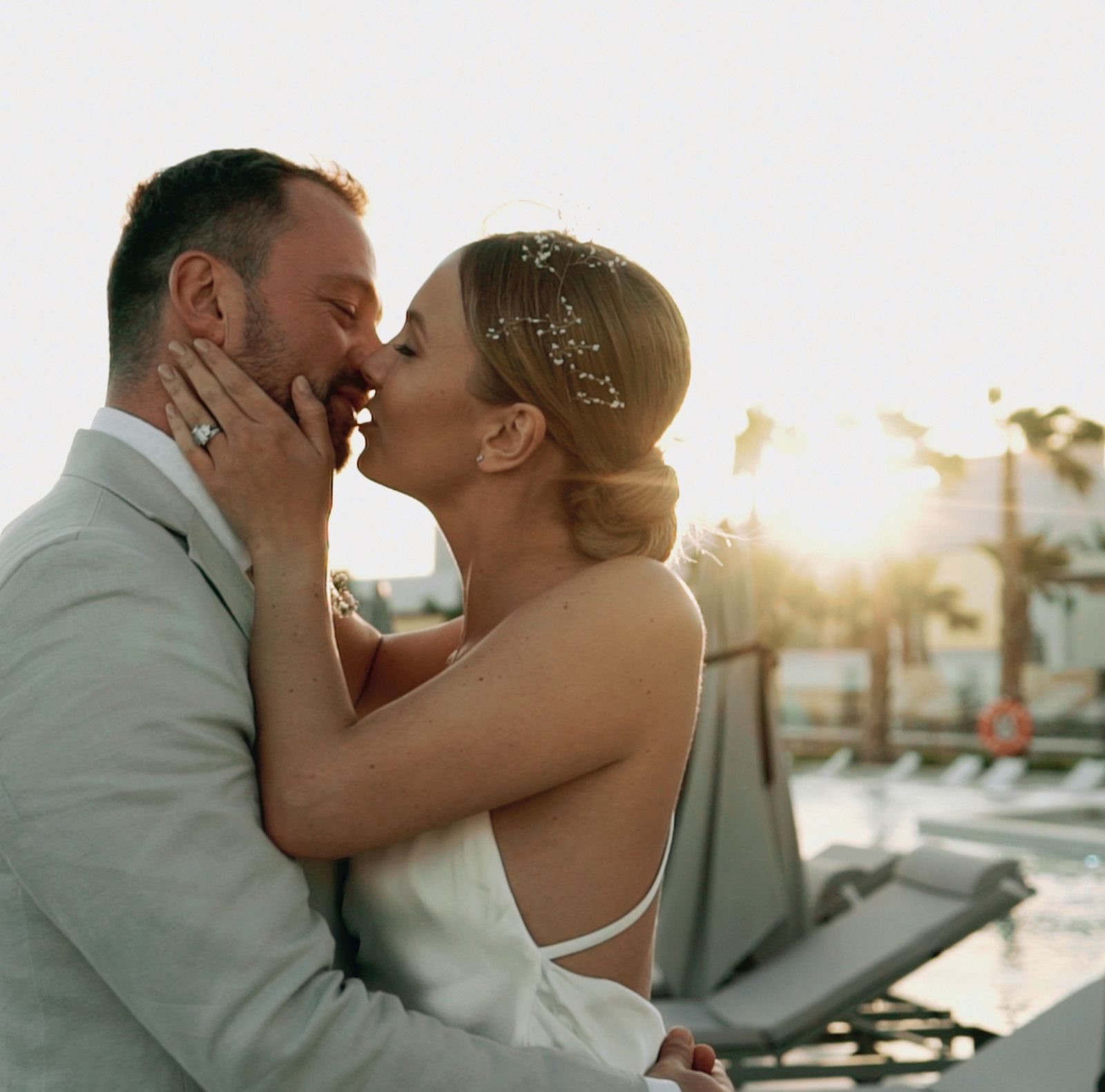 Couple kissing in the evening sun